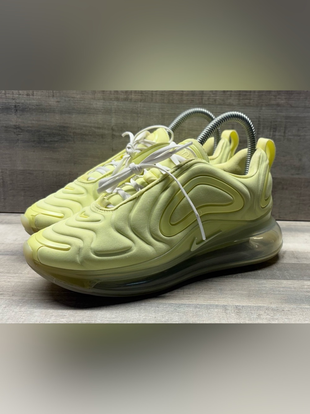 Nike Air Max 720 SE Luminous Green Womens 6 Yellow Sneakers AT6176-302